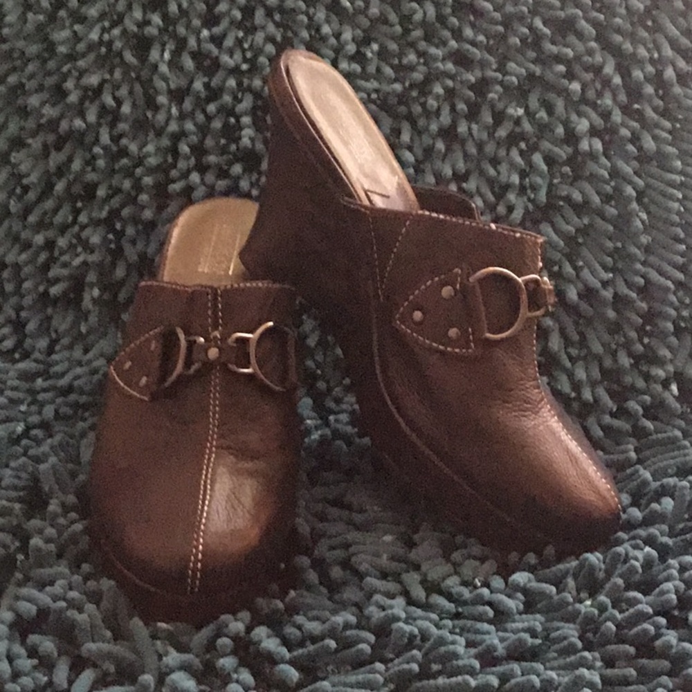 Women’s shoes